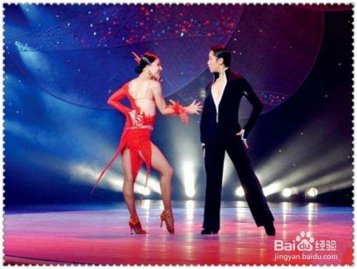 拉丁舞成人起哄教学视频,轻松入门，快乐起舞